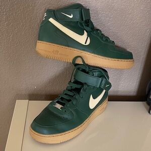 Nike Air Force 1 '07 Mid Green Sail Gum Women's Size 10
